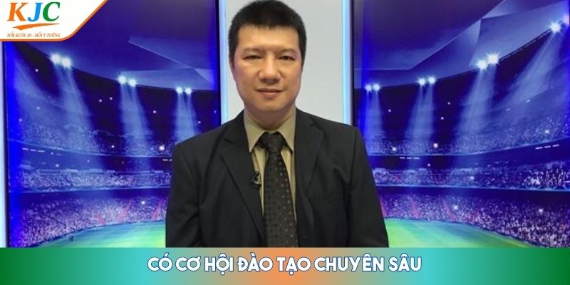 Bình luận viên bóng đá offline